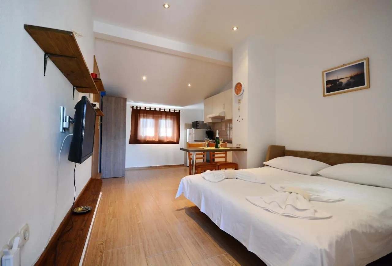 Studio Apartment Martin Zadar