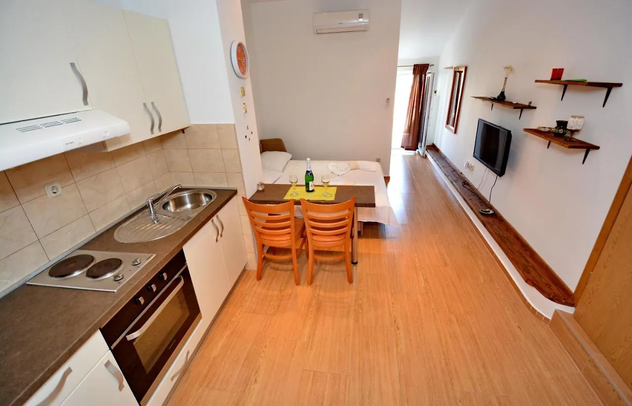 Studio Apartment Martin Zadar