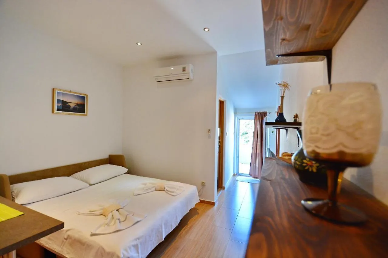 Studio Apartment Martin Zadar