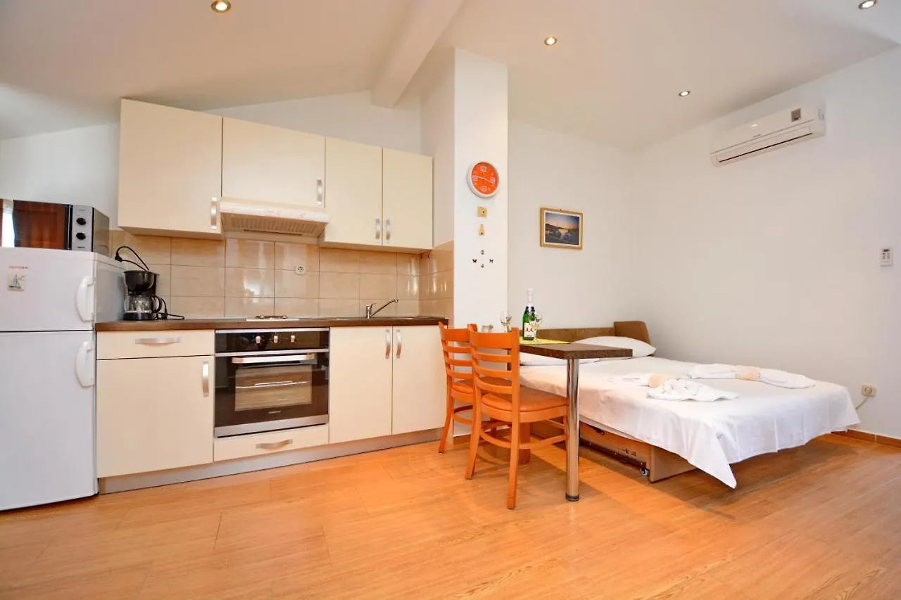 Studio Apartment Martin Zadar