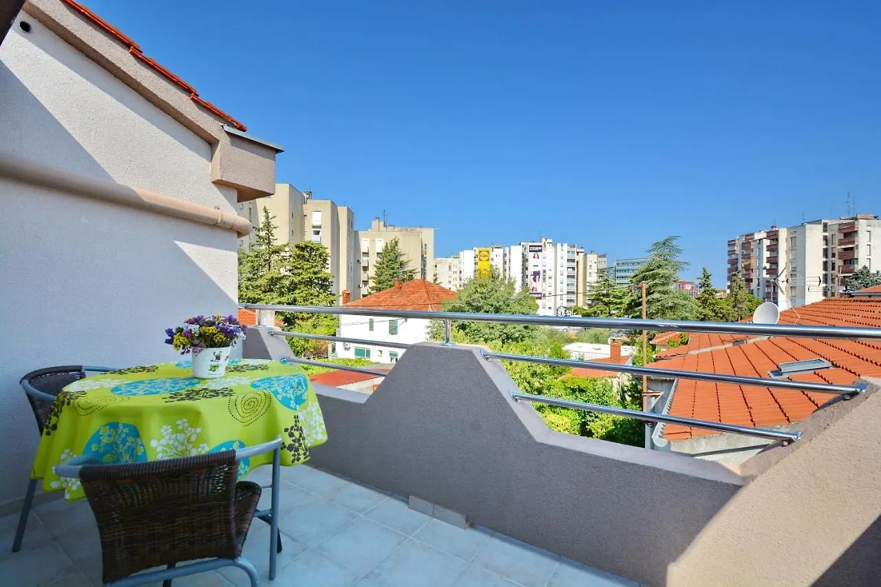 Studio Apartment Martin Zadar