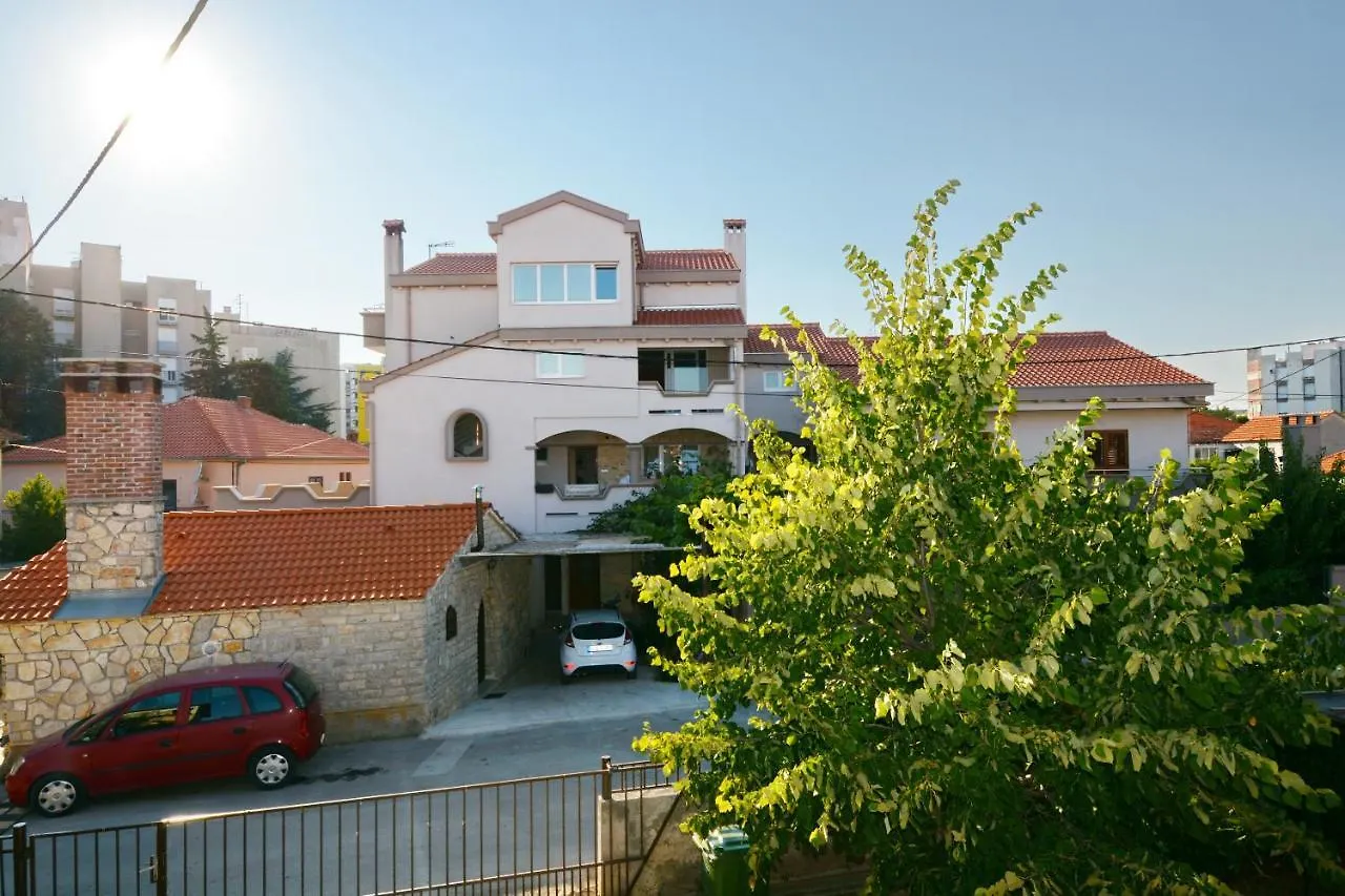 Studio Apartment Martin Zadar