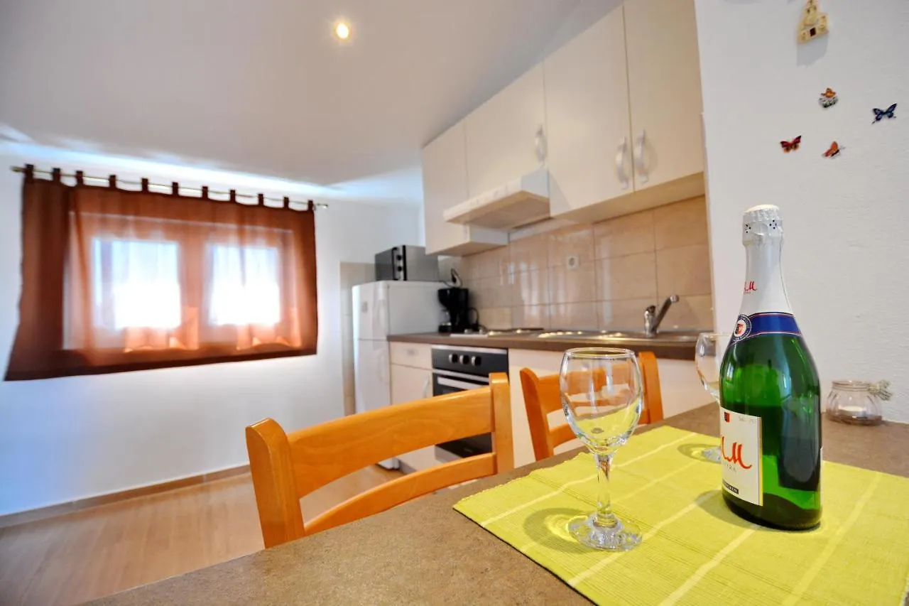 Studio Apartment Martin Zadar 0*,