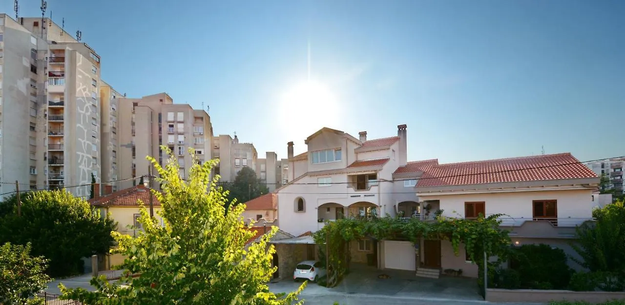 Studio Apartment Martin Zadar